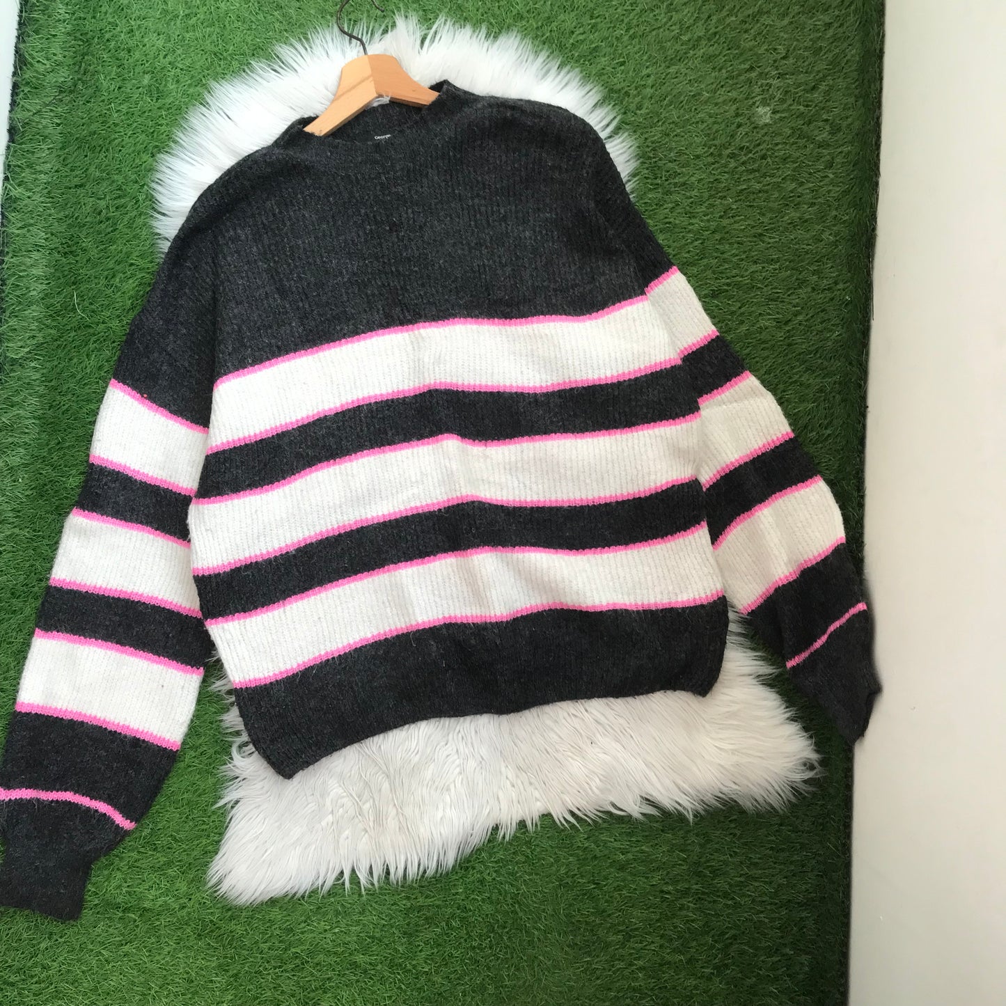 George Sweater