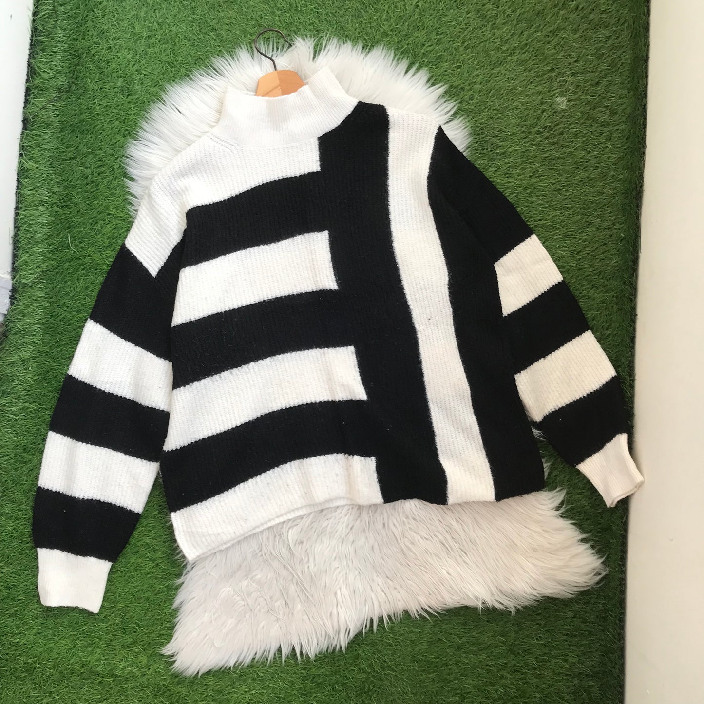 F&f mock neck sweater