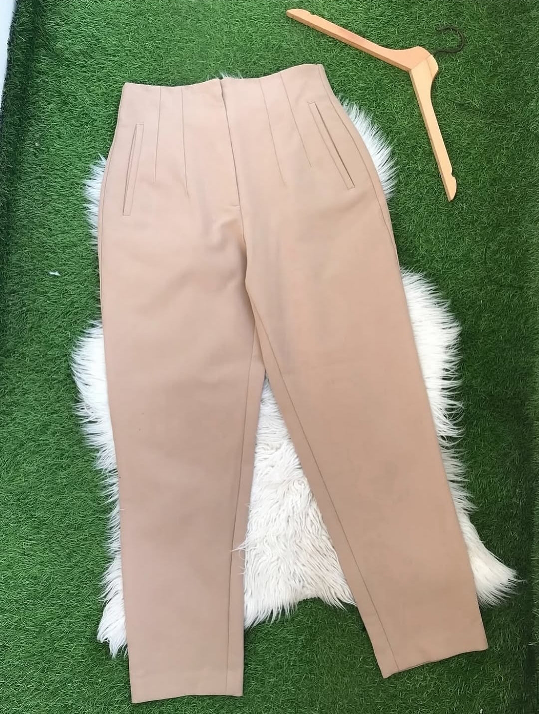Zara beige pants S