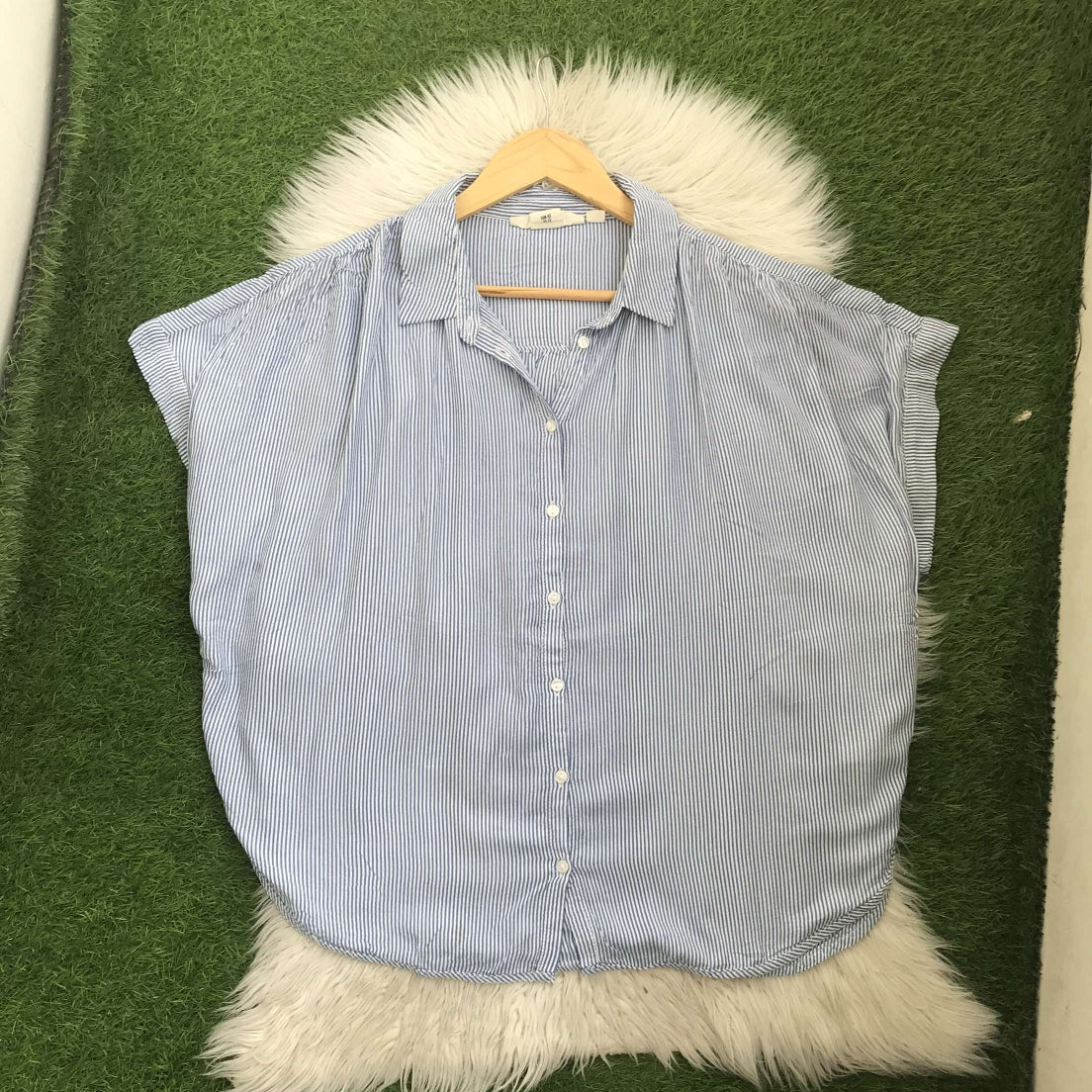 HnM button down