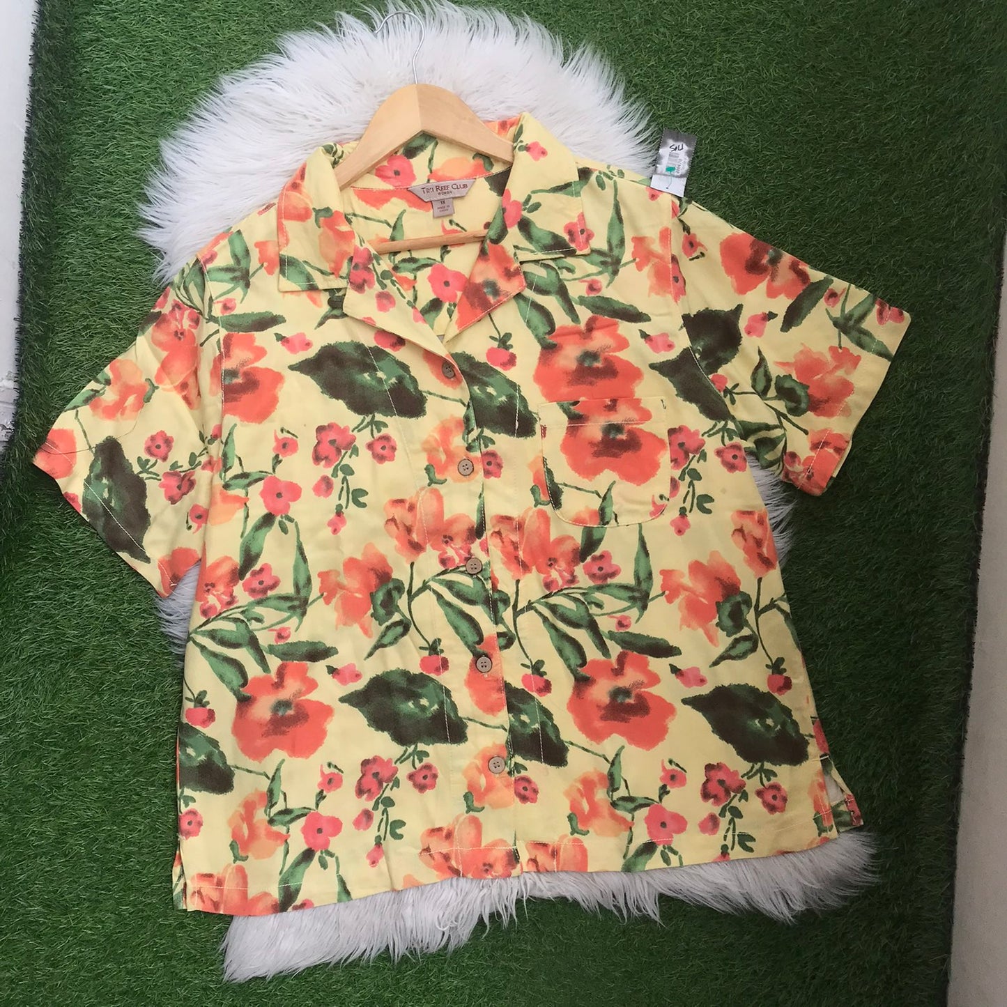 BUTTON DOWN