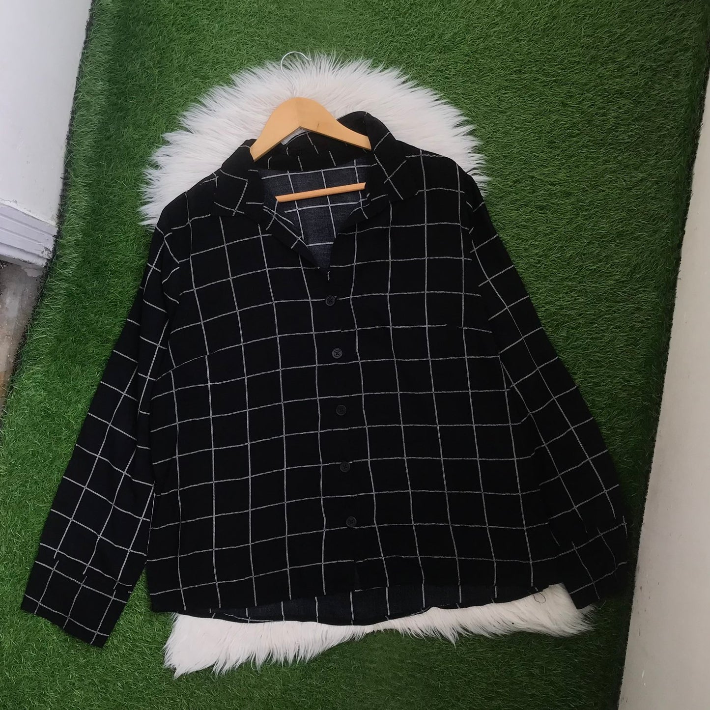 BUTTON DOWN