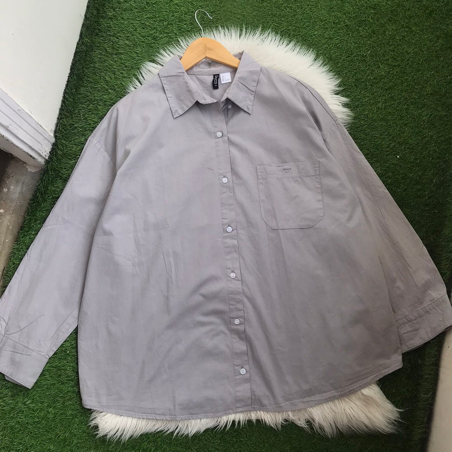 HnM button down