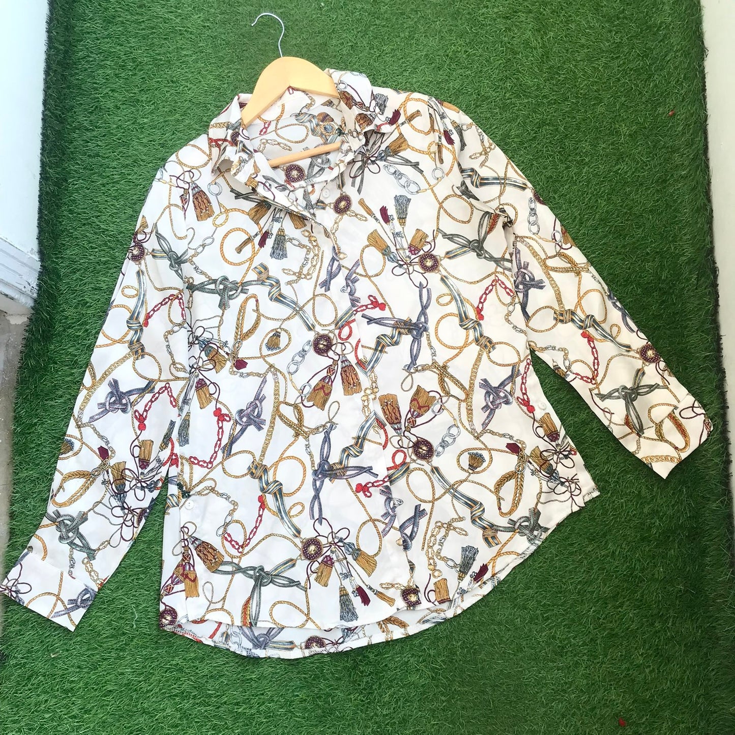 BUTTON DOWN