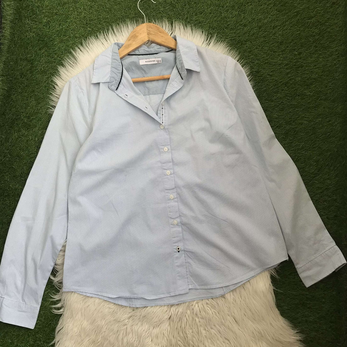 Reserved button down