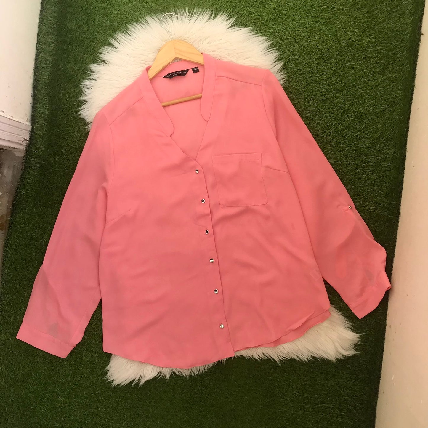 BUTTON DOWN