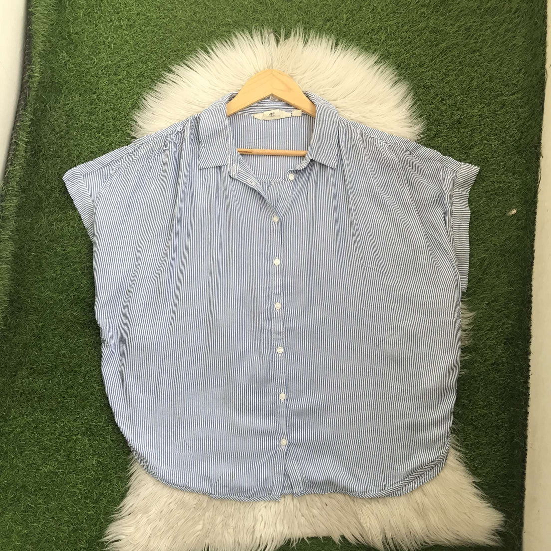 HnM button down