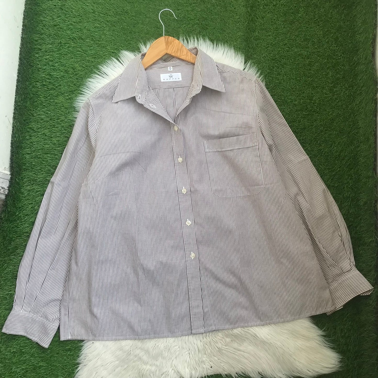 BUTTON DOWN