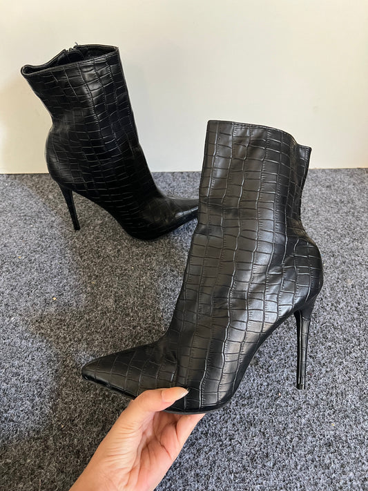Fashion Nova Boots