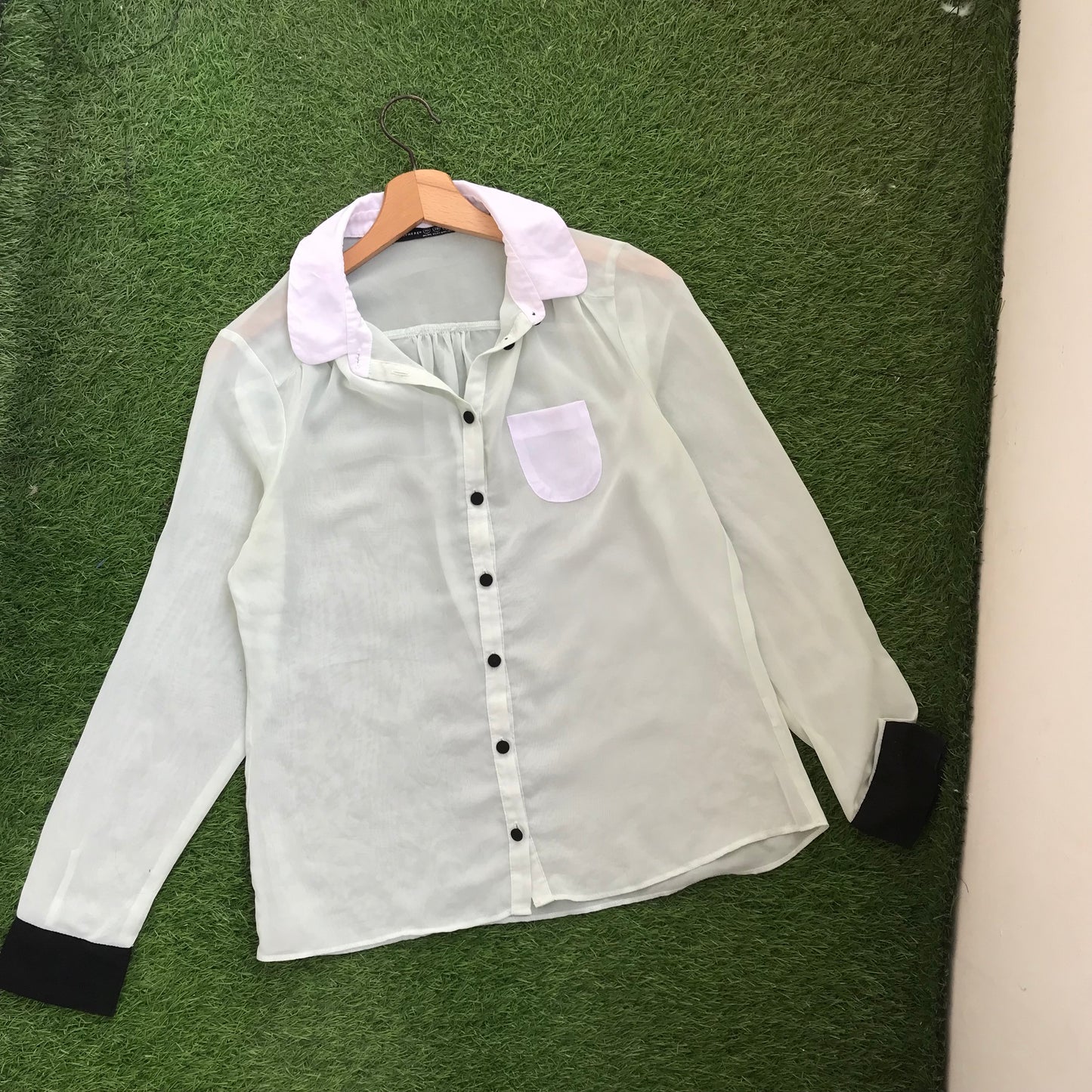 Atmosphere button down