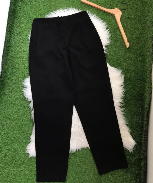 Zara black pants (M)