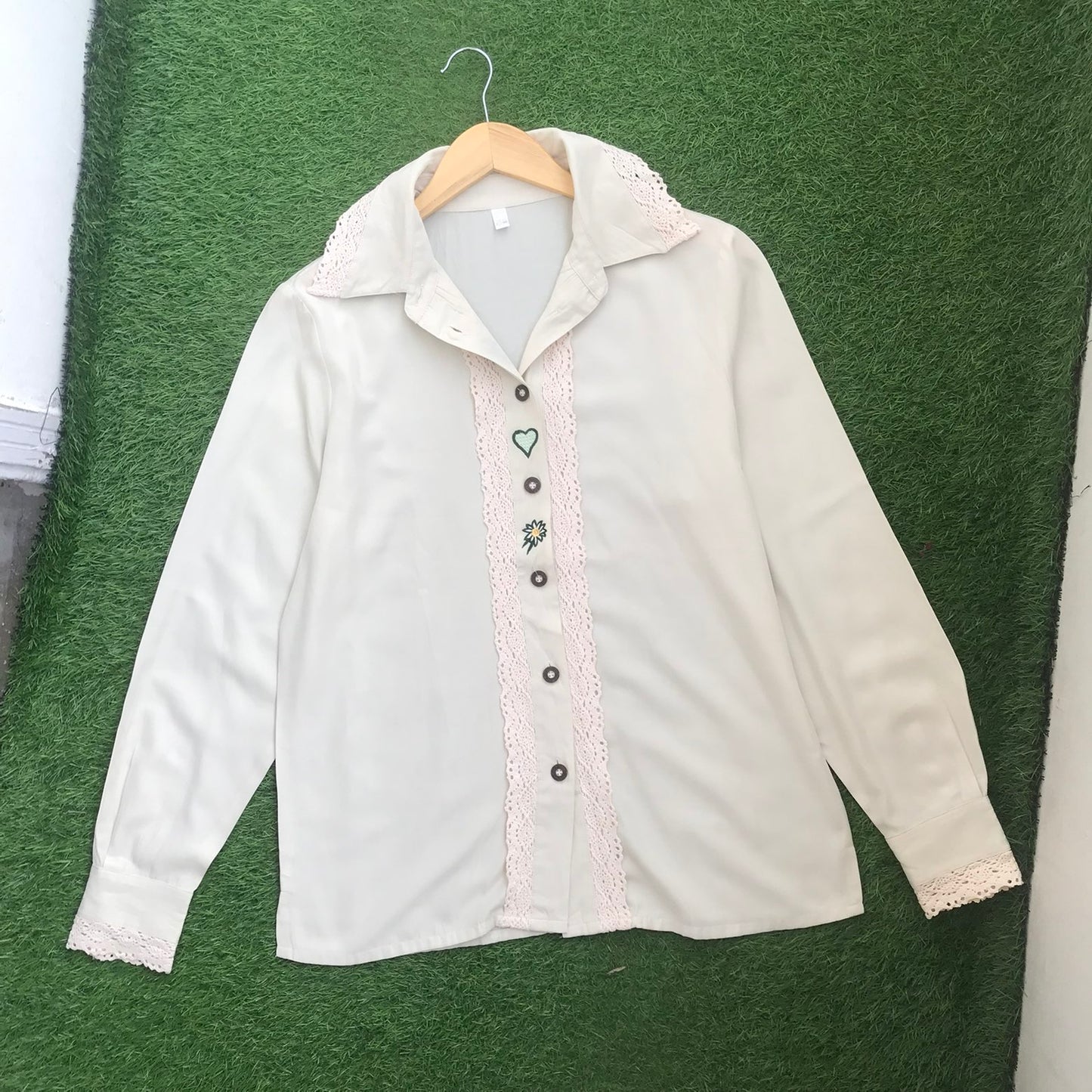 BUTTON DOWN