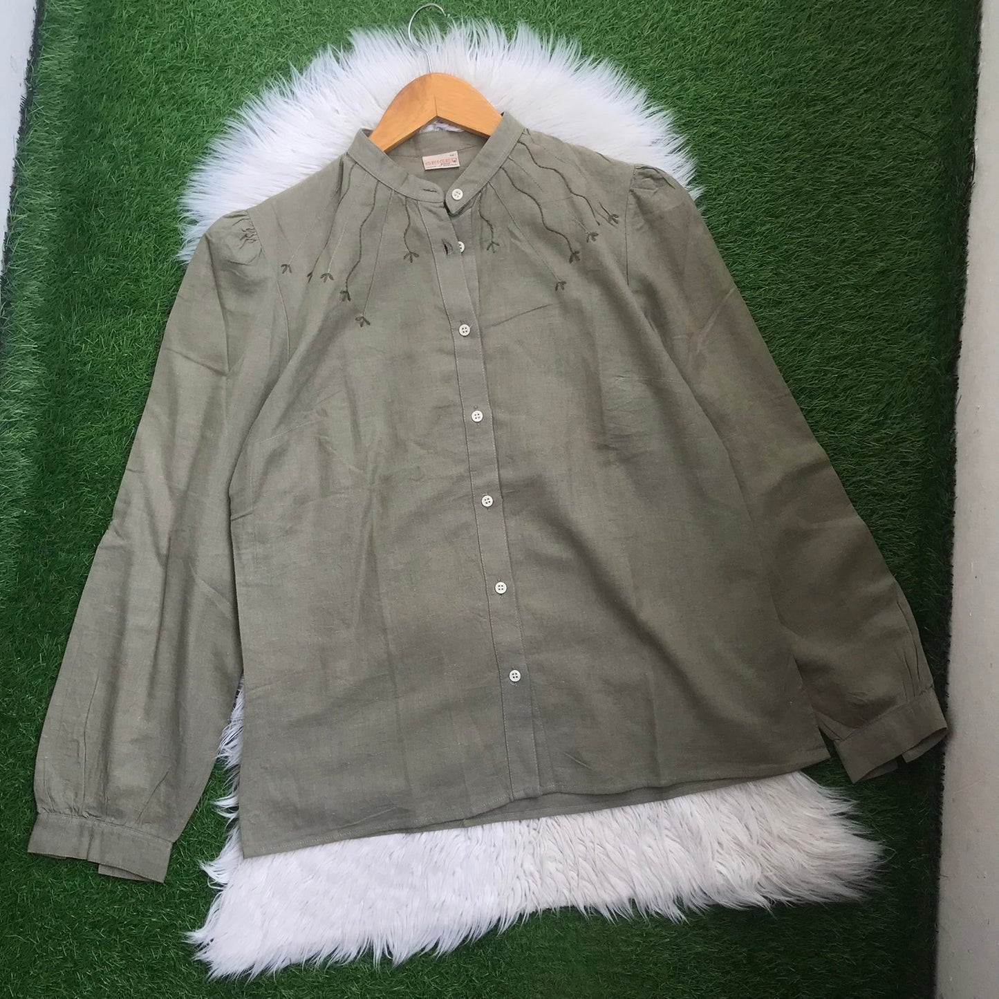 BUTTON DOWN