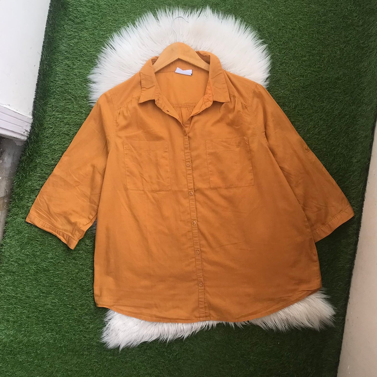 BUTTON DOWN