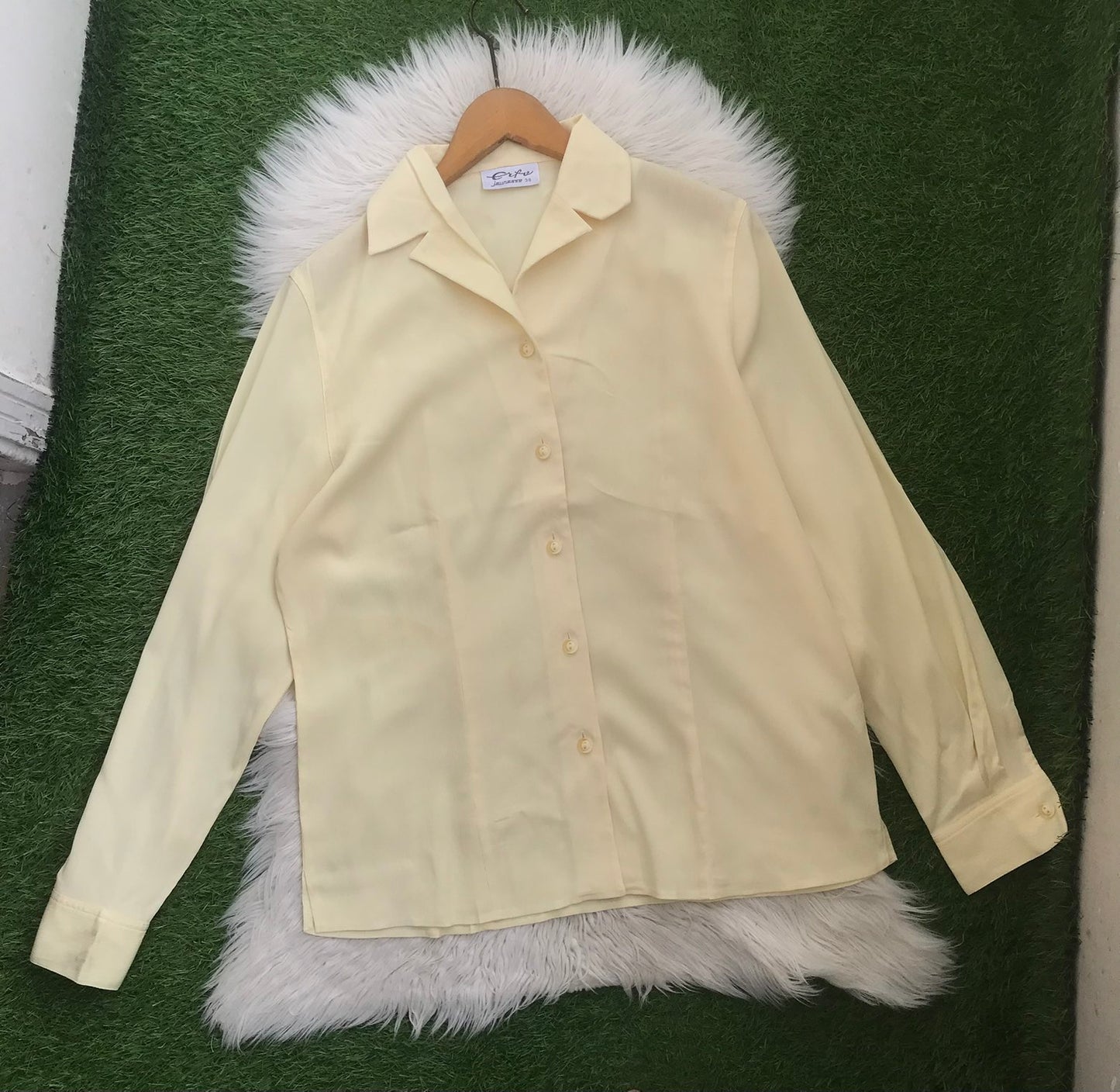 BUTTON DOWN