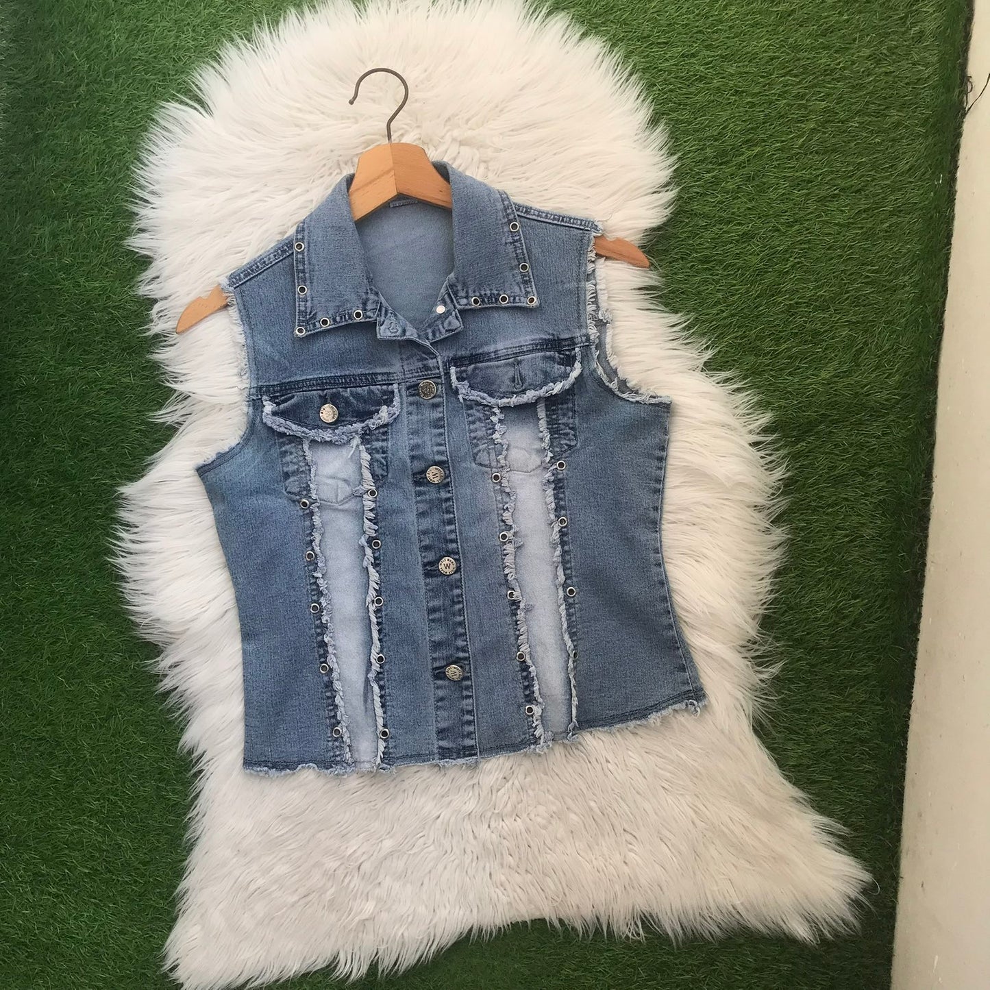 Vest🌷