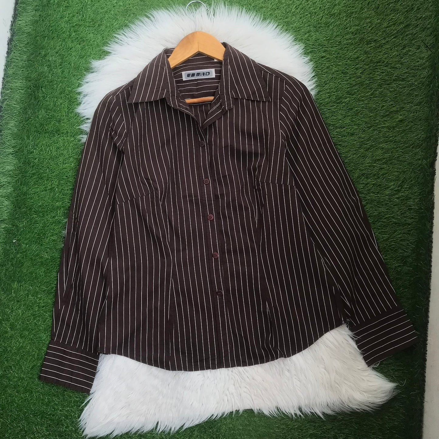 BUTTON DOWN