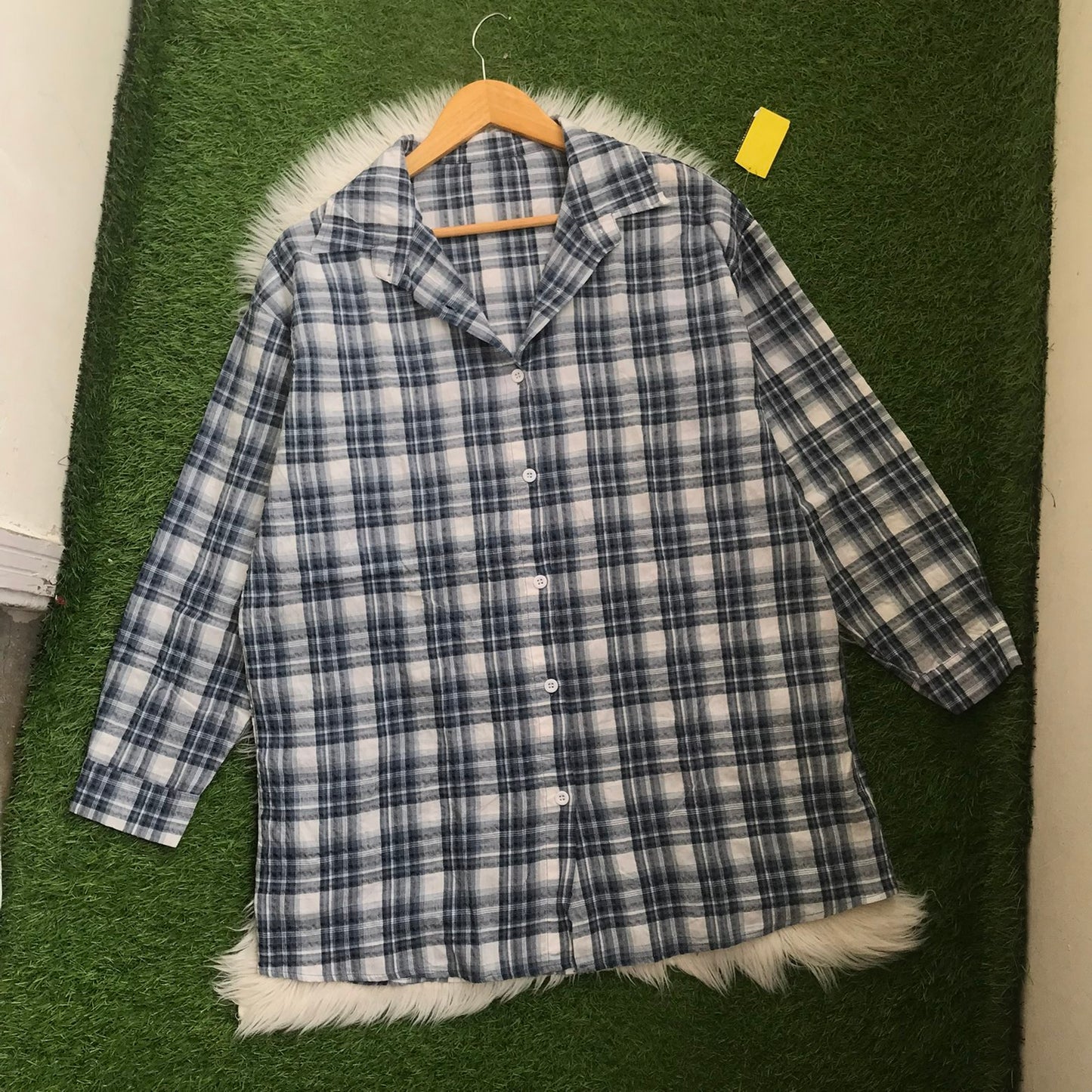 BUTTON DOWN