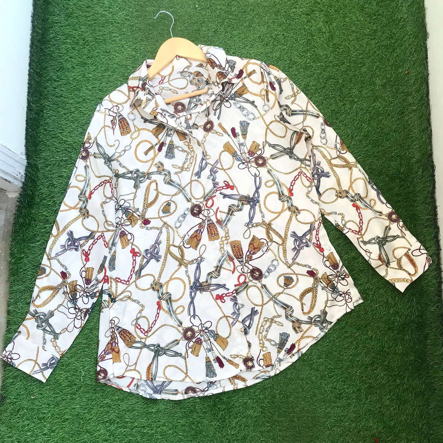 BUTTON DOWN