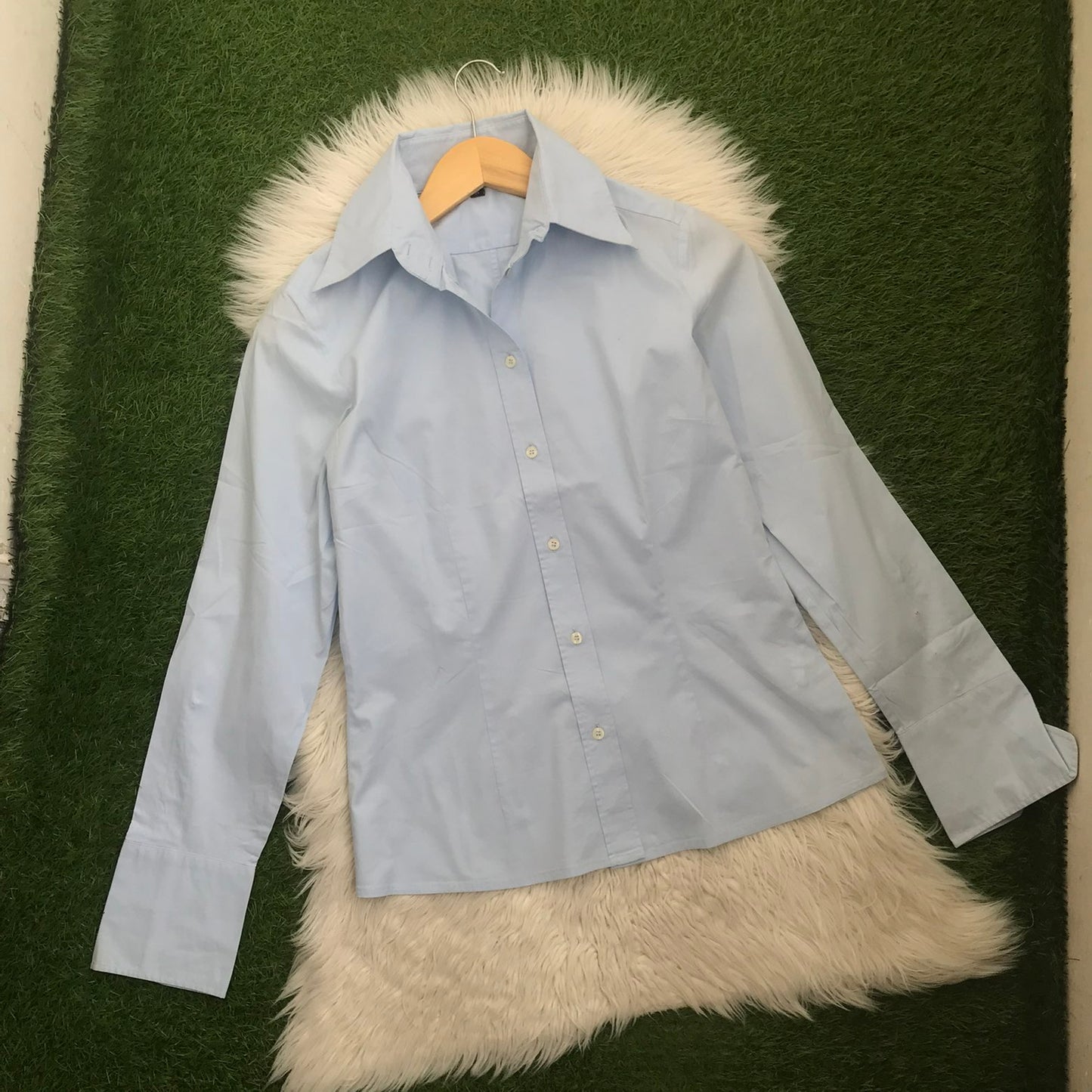 BUTTON DOWN