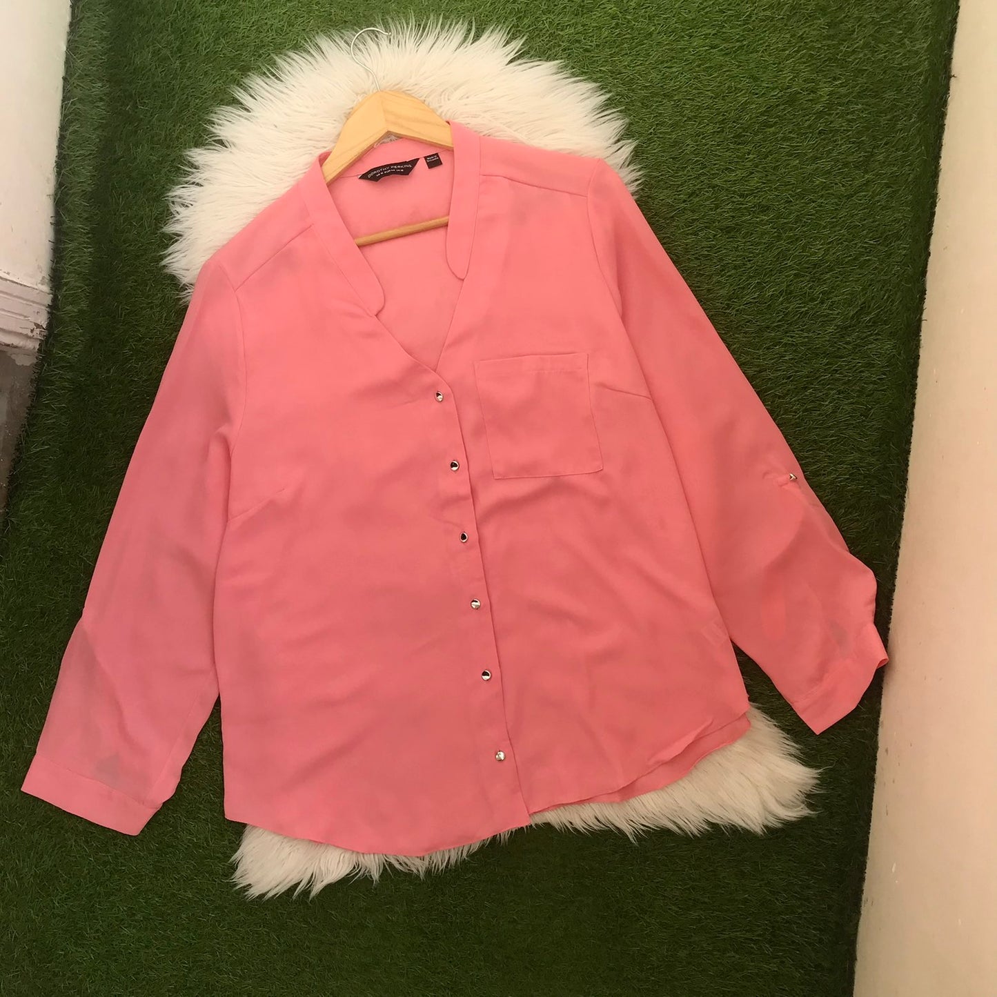 BUTTON DOWN