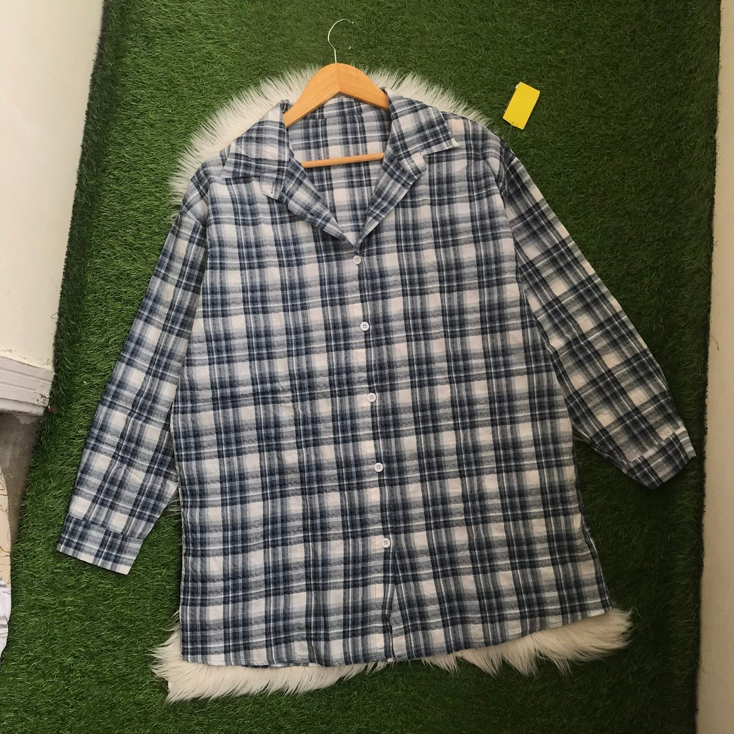 BUTTON DOWN