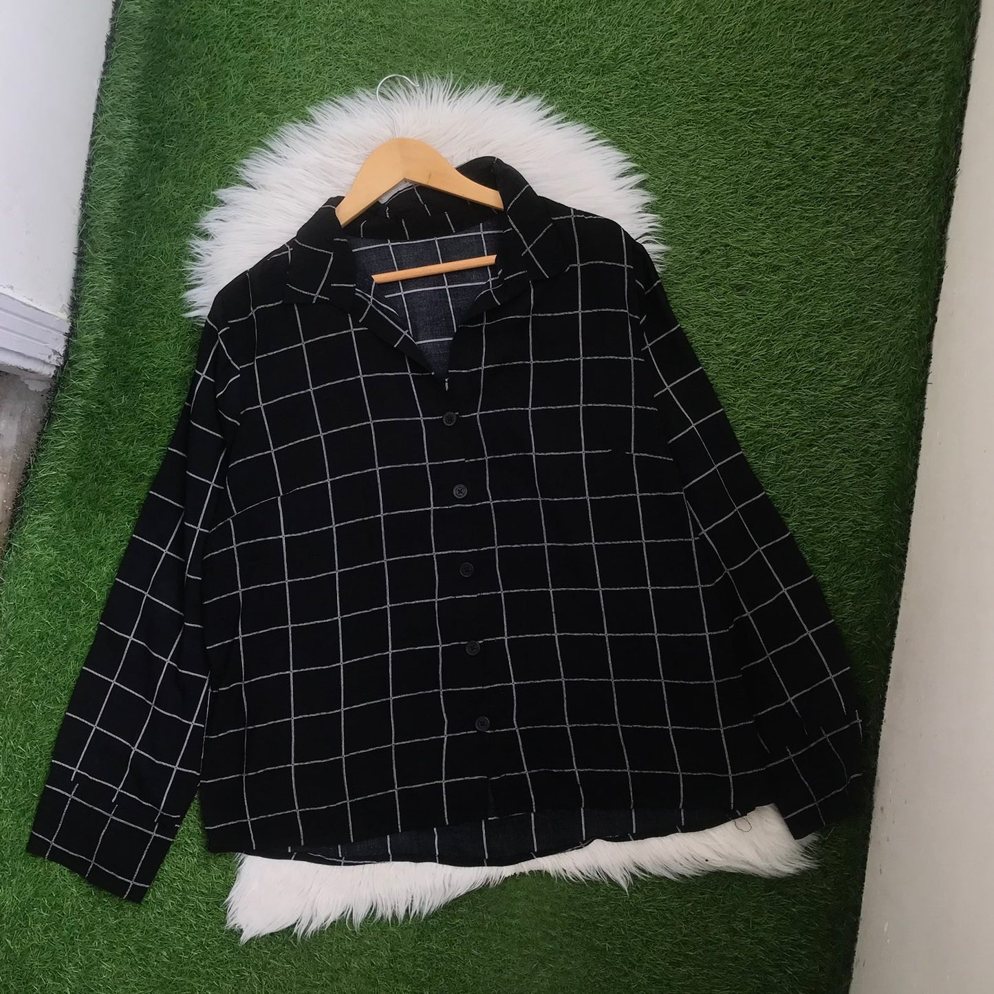 BUTTON DOWN