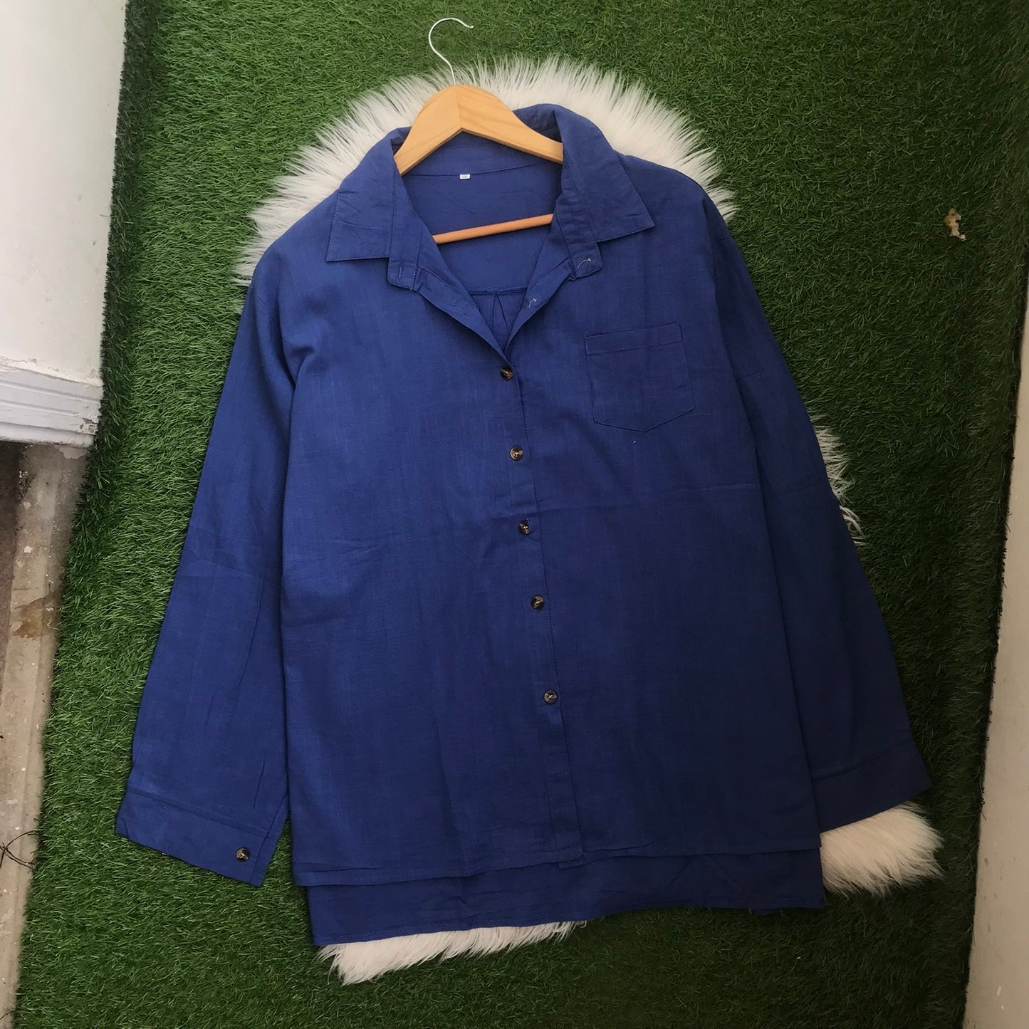 BUTTON DOWN