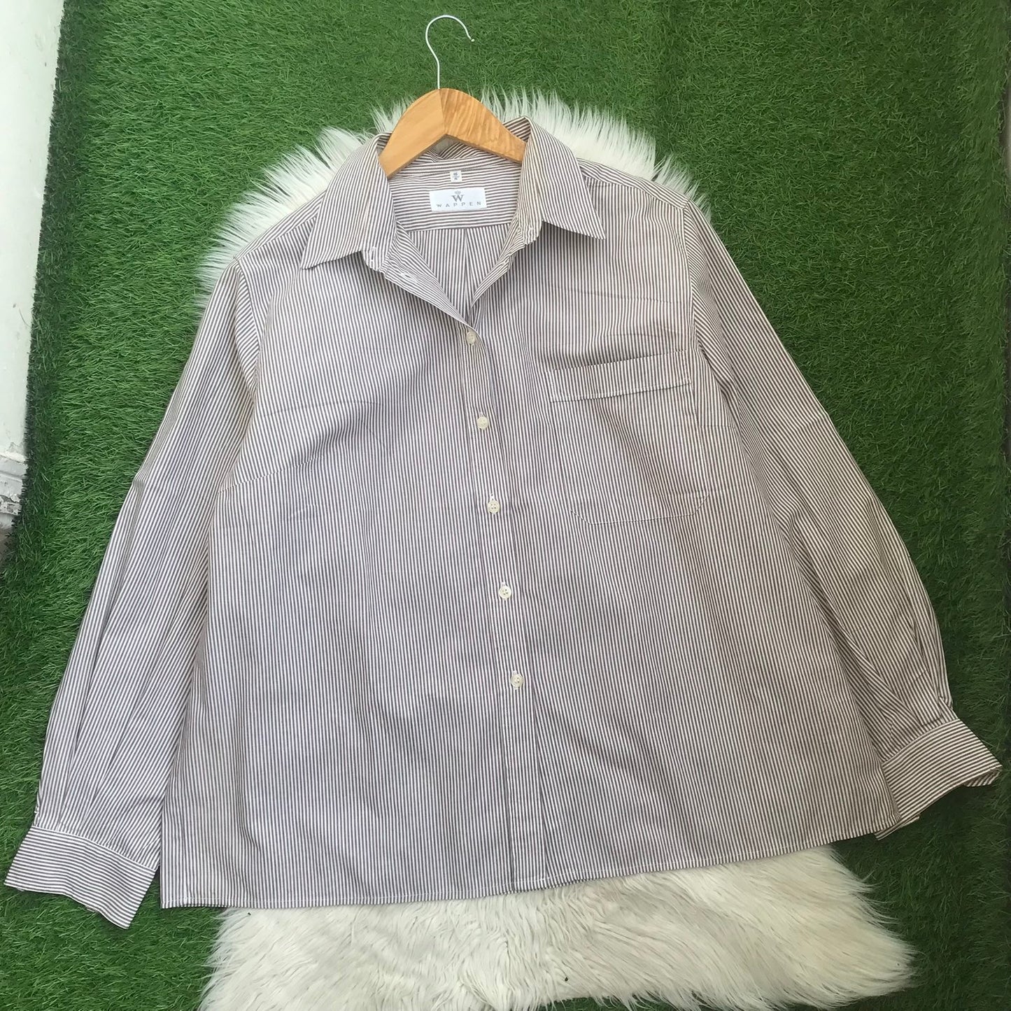 BUTTON DOWN