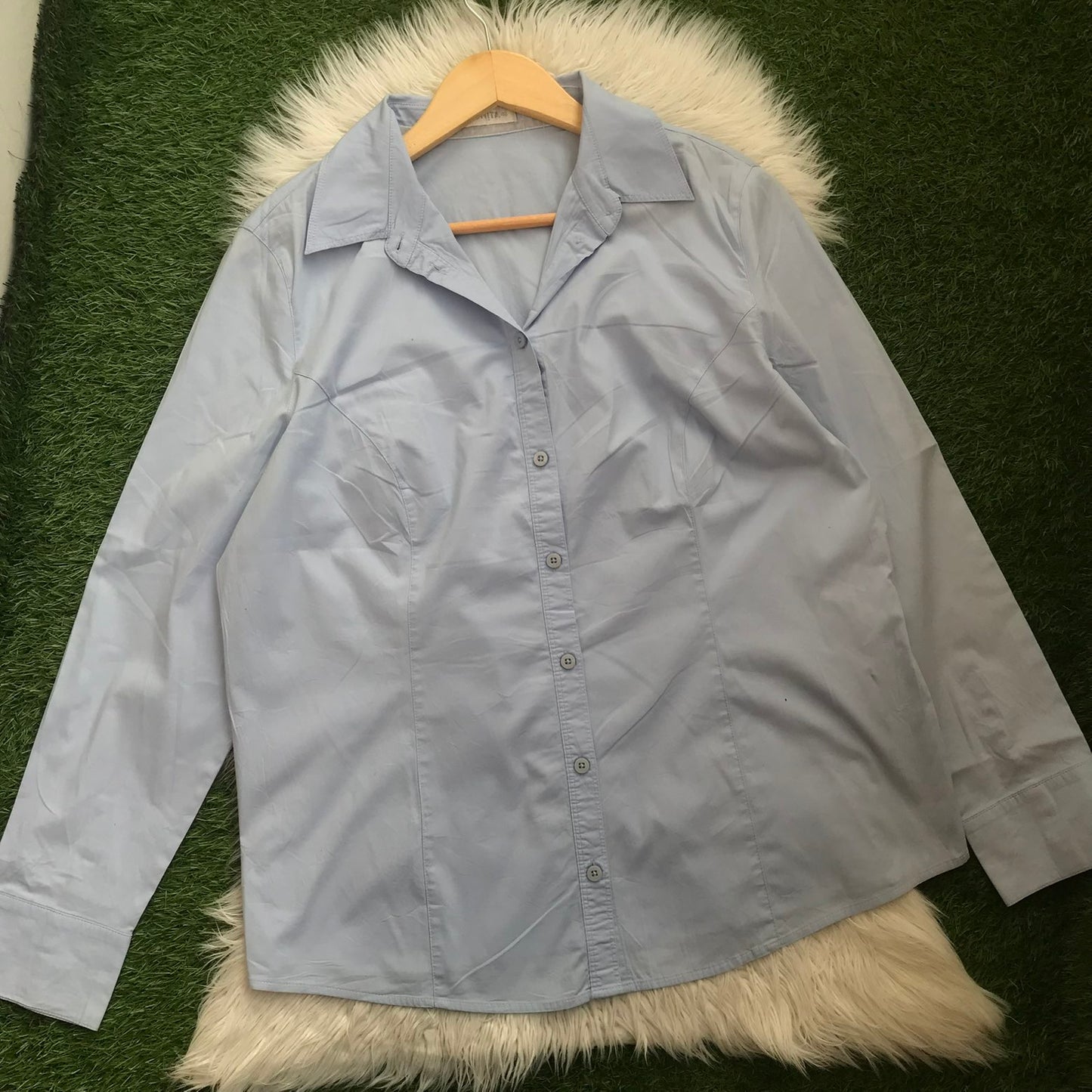 BUTTON DOWN