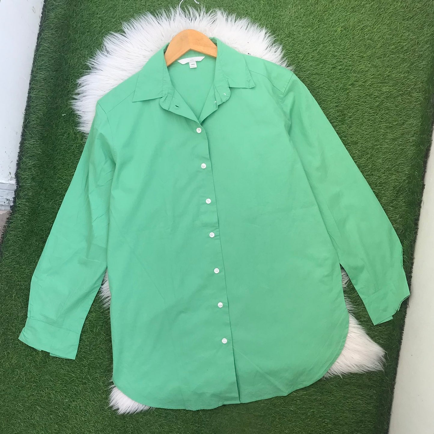 BUTTON DOWN