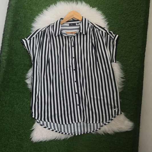 BUTTON DOWN