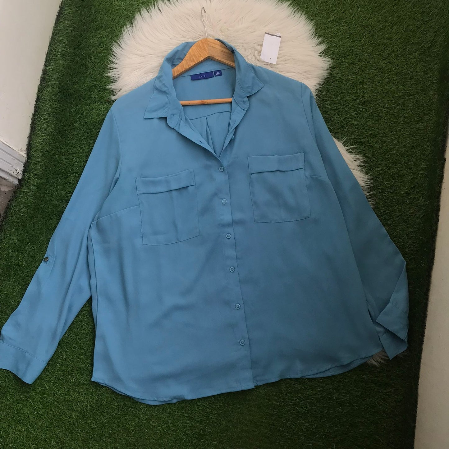 BUTTON DOWN