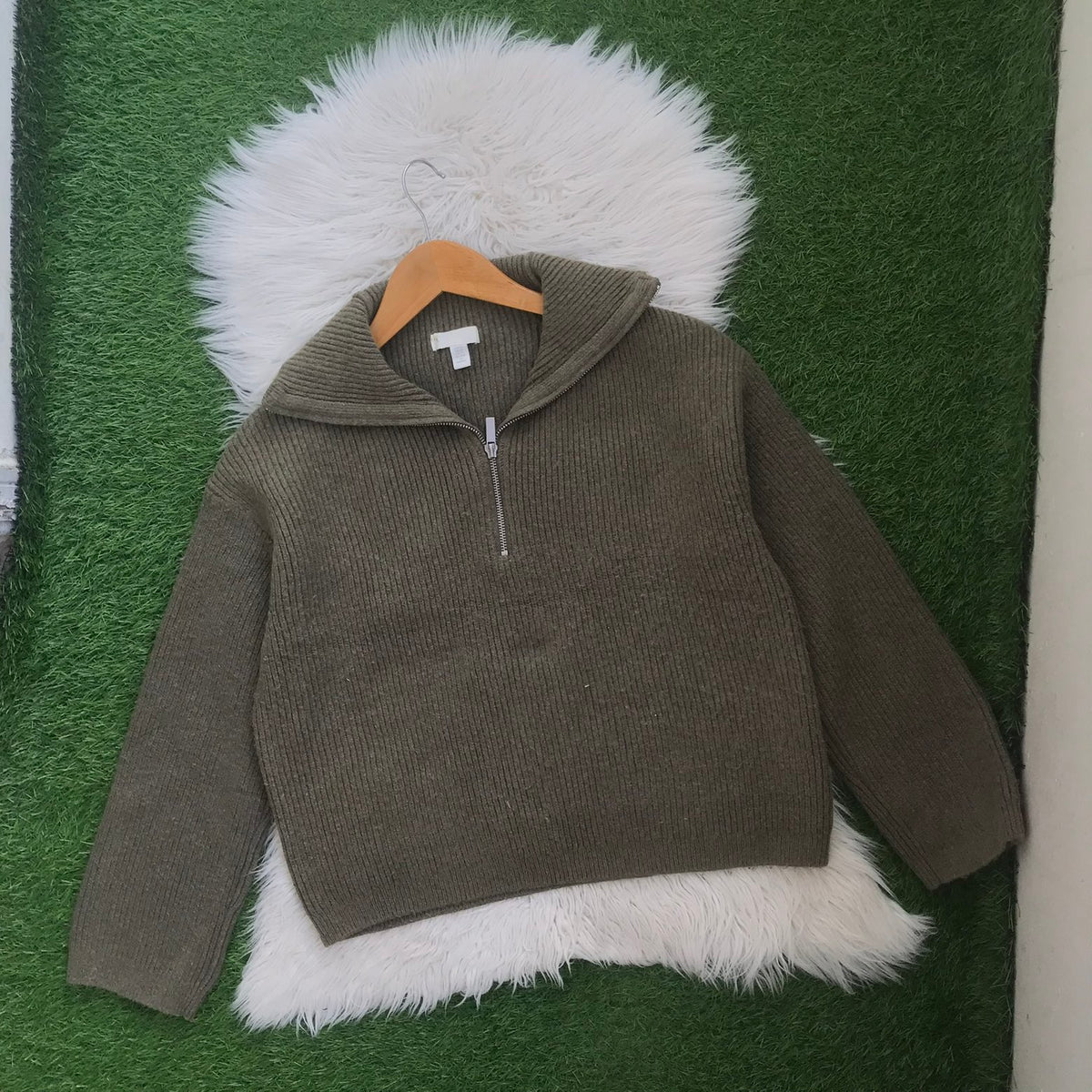 HnM sweater