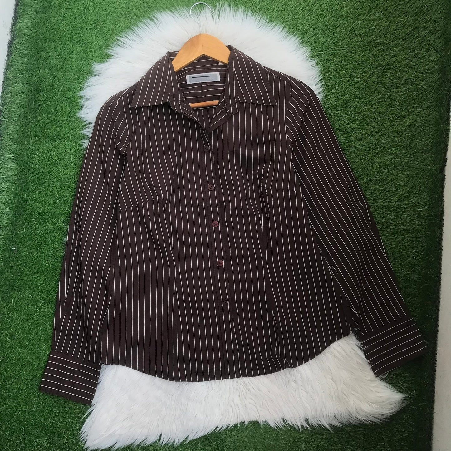 BUTTON DOWN