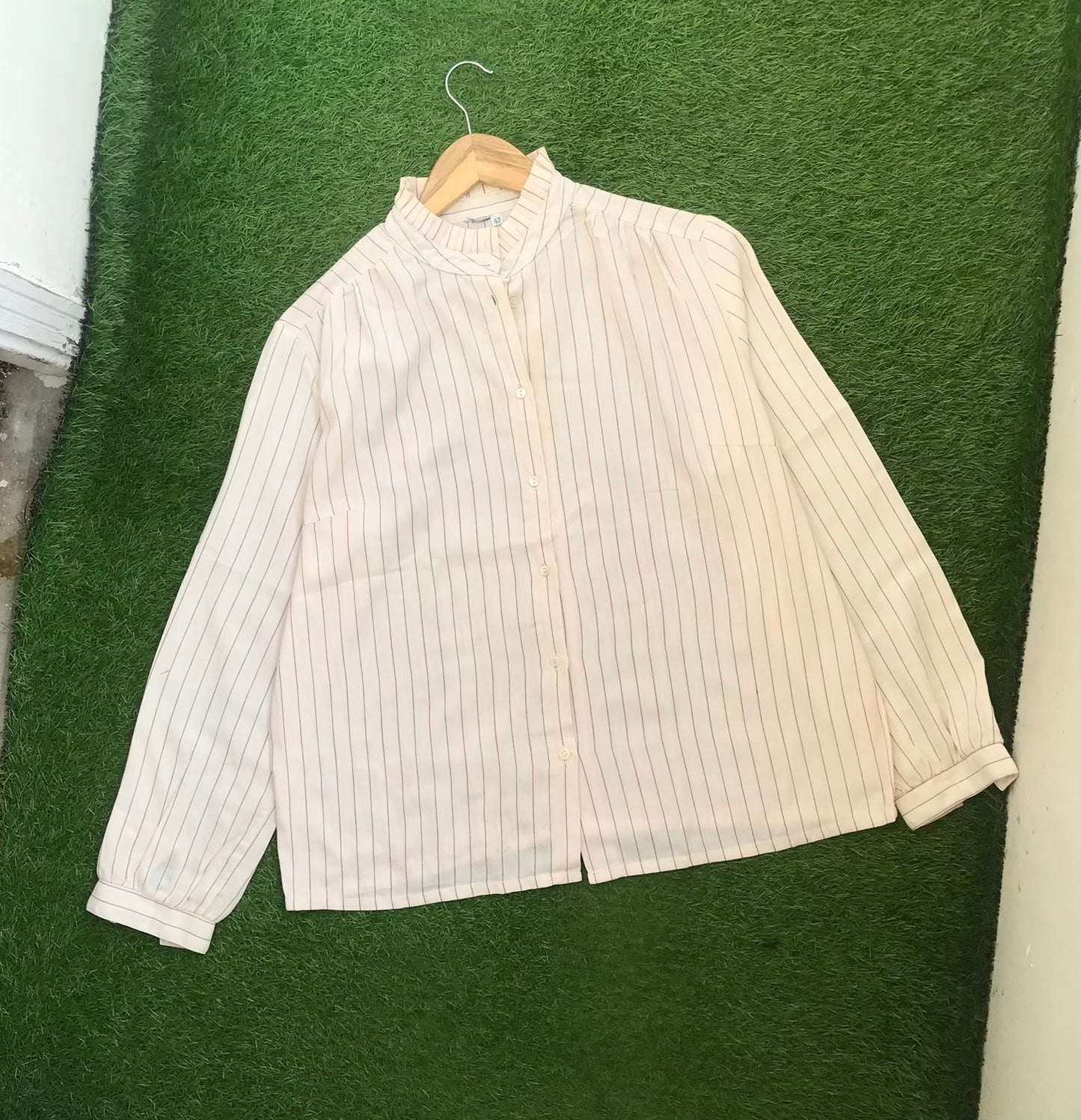 BUTTON DOWN
