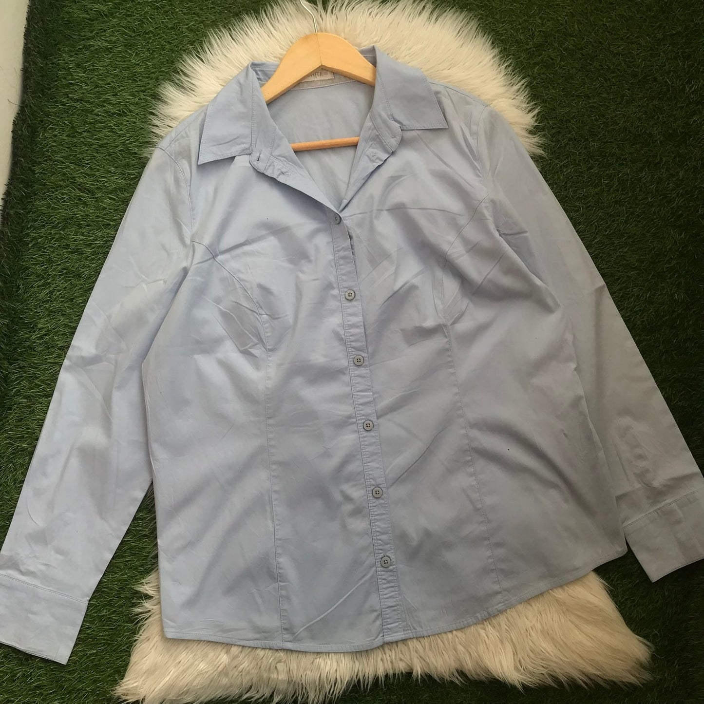 BUTTON DOWN