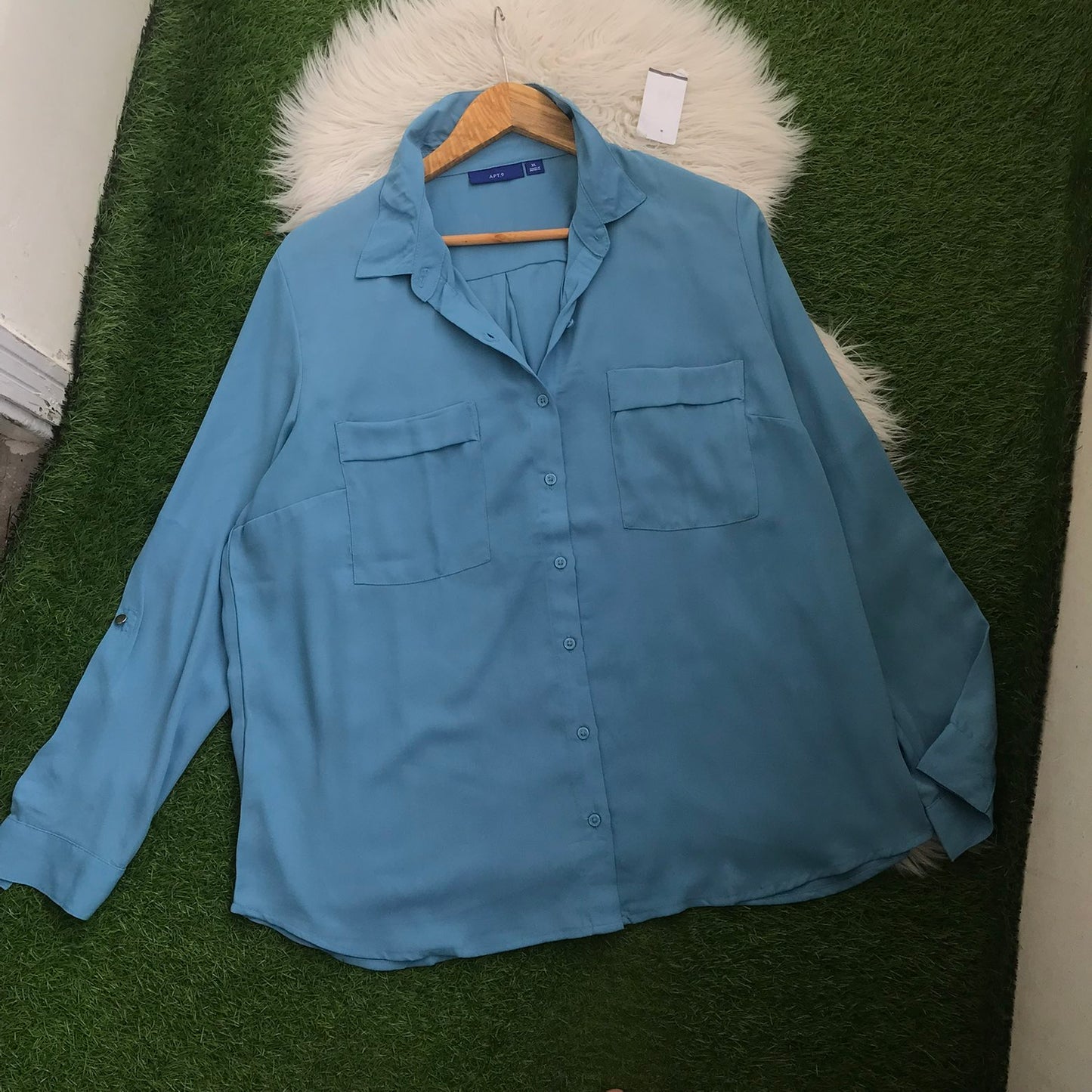 BUTTON DOWN