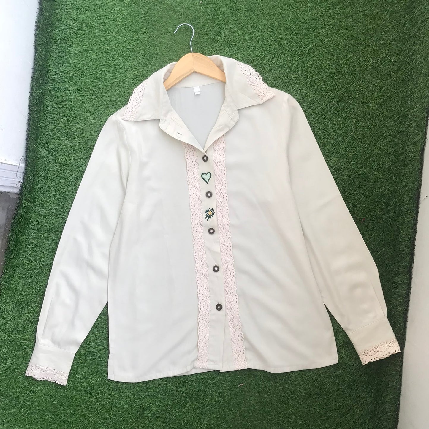BUTTON DOWN