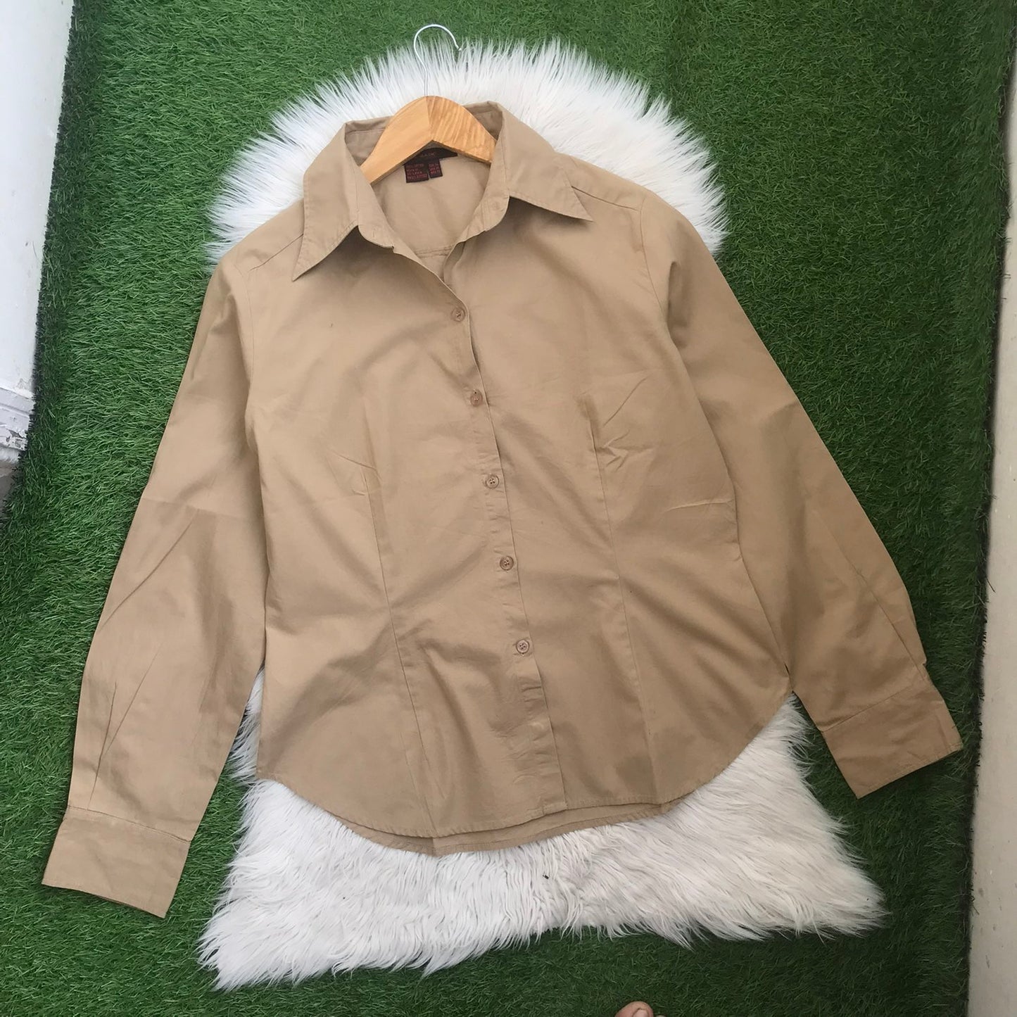 BUTTON DOWN