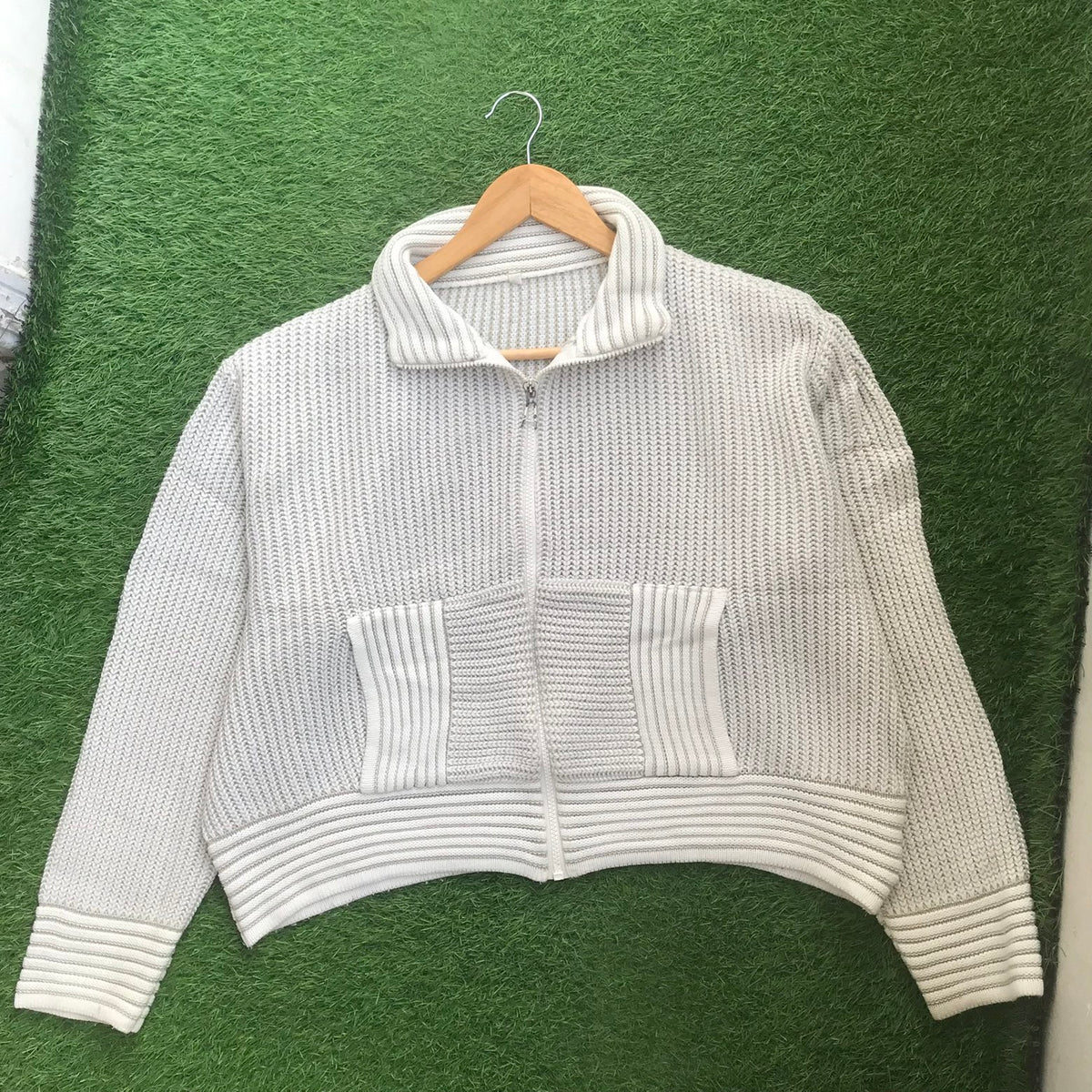 Zipper sweater
