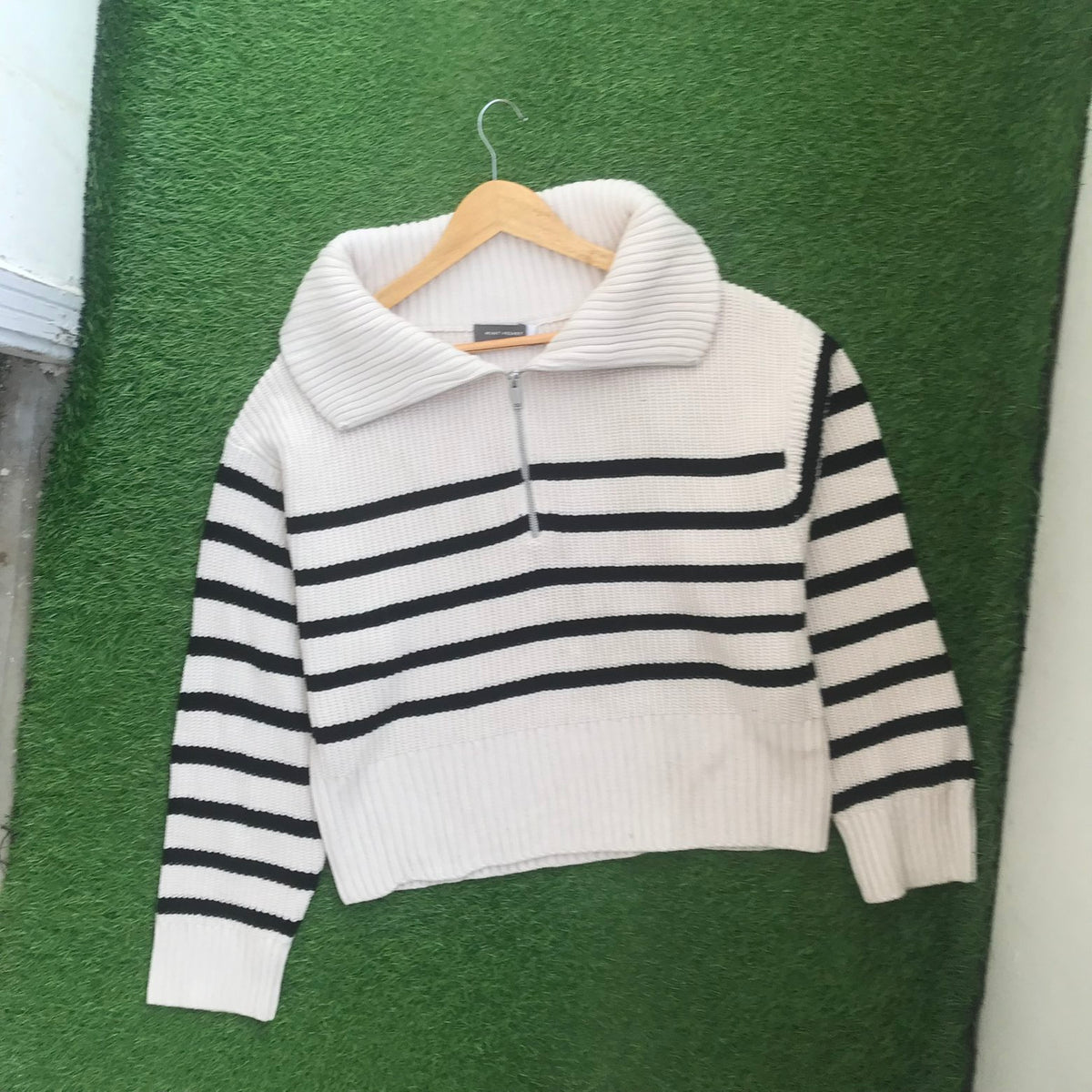 Zipper sweater