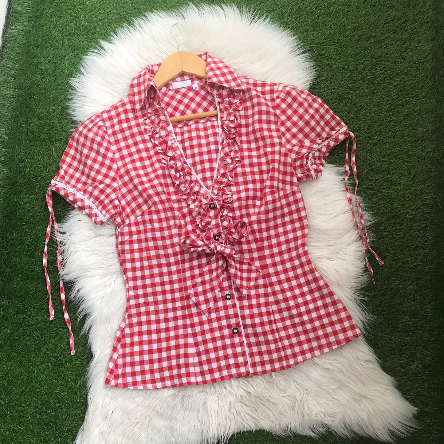 BUTTON DOWN