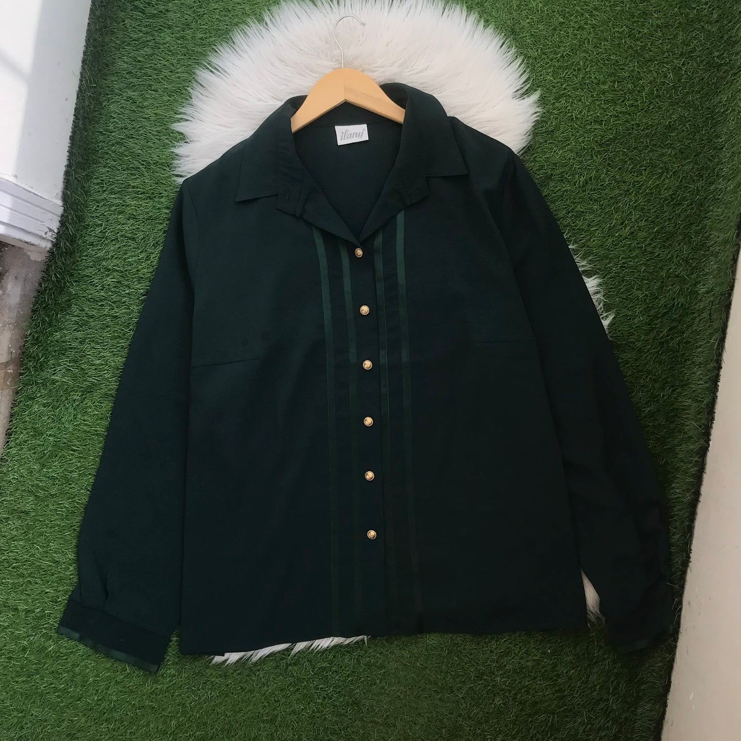 BUTTON DOWN