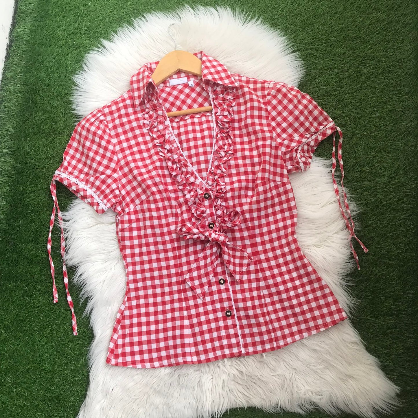 BUTTON DOWN