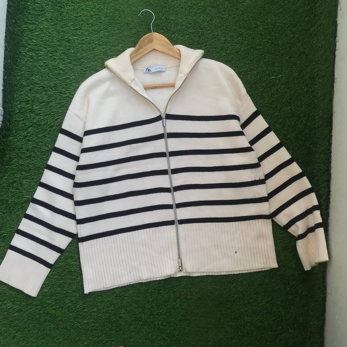 Zara zipper sweater
