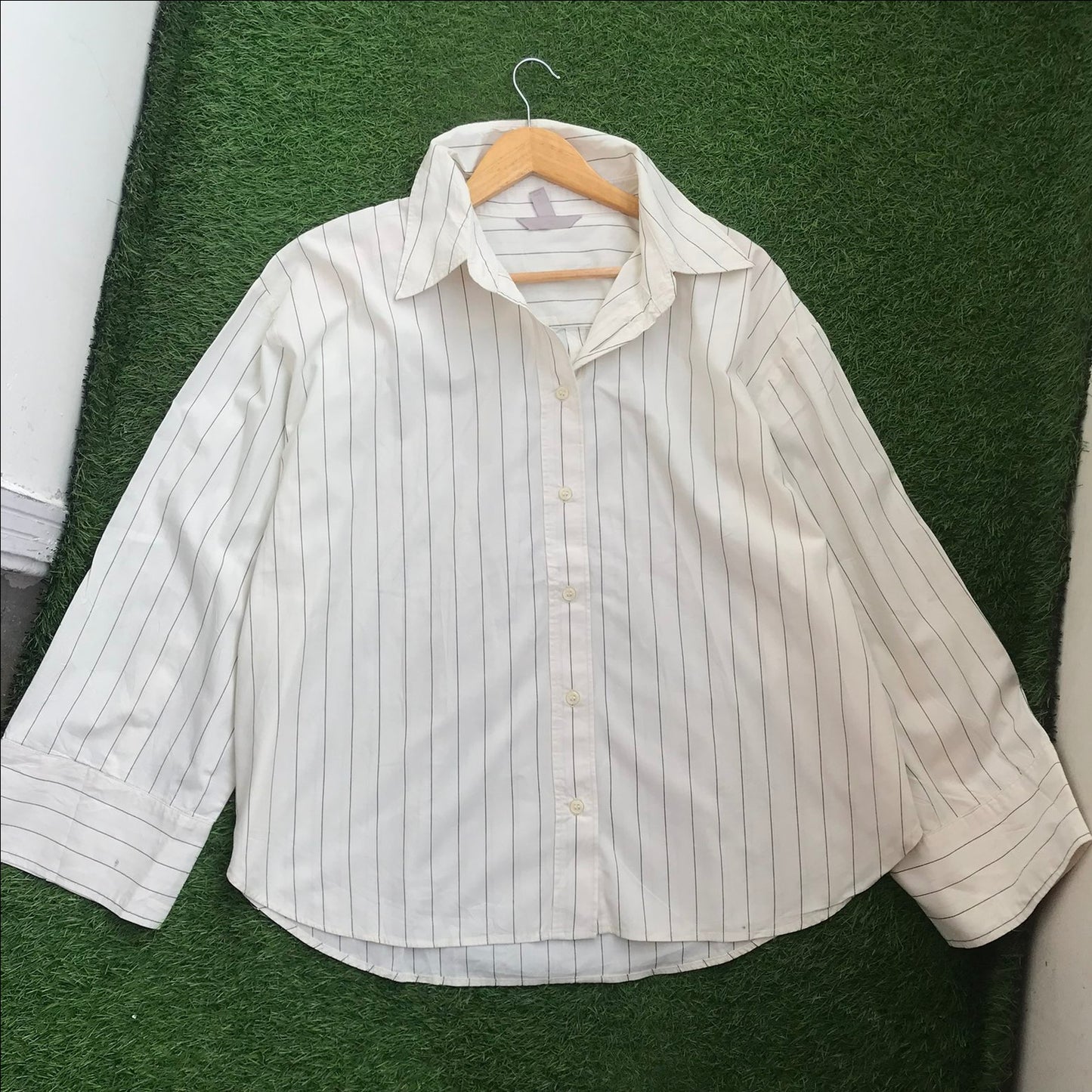 HnM button down