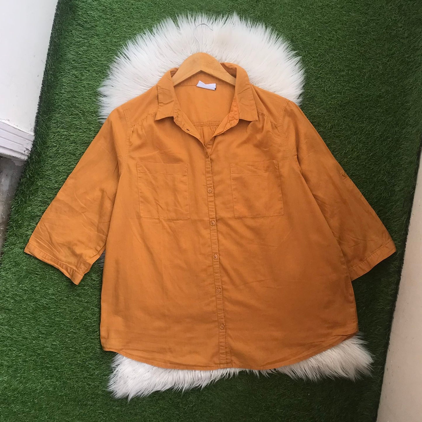 BUTTON DOWN