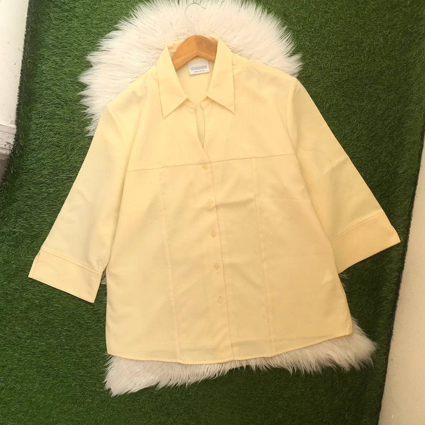 BUTTON DOWN